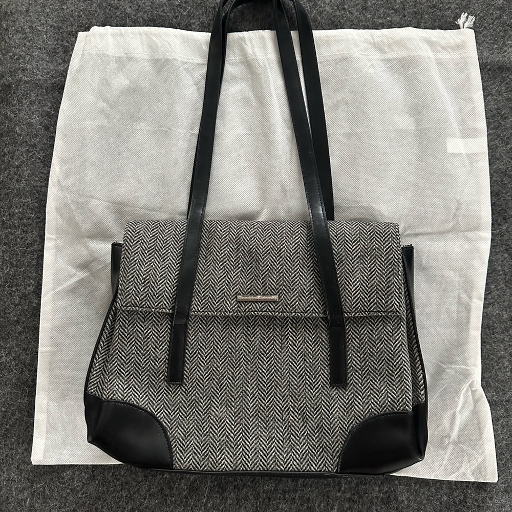 Frankie&Johnnie blk& wht houndstooth shoulder bag
